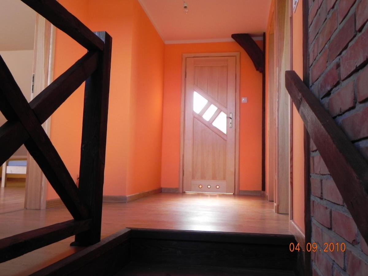 Dom Nad Jeziorem Lakorz Bagian luar foto