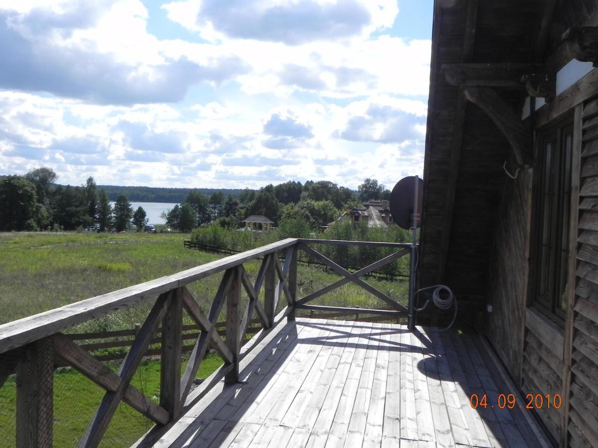 Dom Nad Jeziorem Lakorz Bagian luar foto